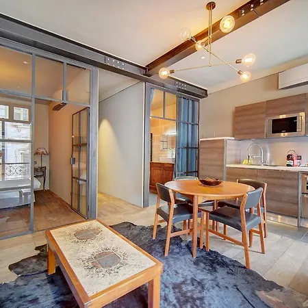 Apartment Mmogroom - Industrial Style - Spacious - Ac - Wifi- Center