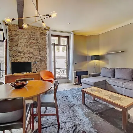 Mmogroom - Industrial Style - Spacious - Ac - Wifi- Center Apartment