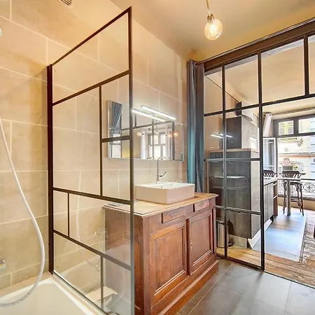Mmogroom - Industrial Style - Spacious - Ac - Wifi- Center Apartment